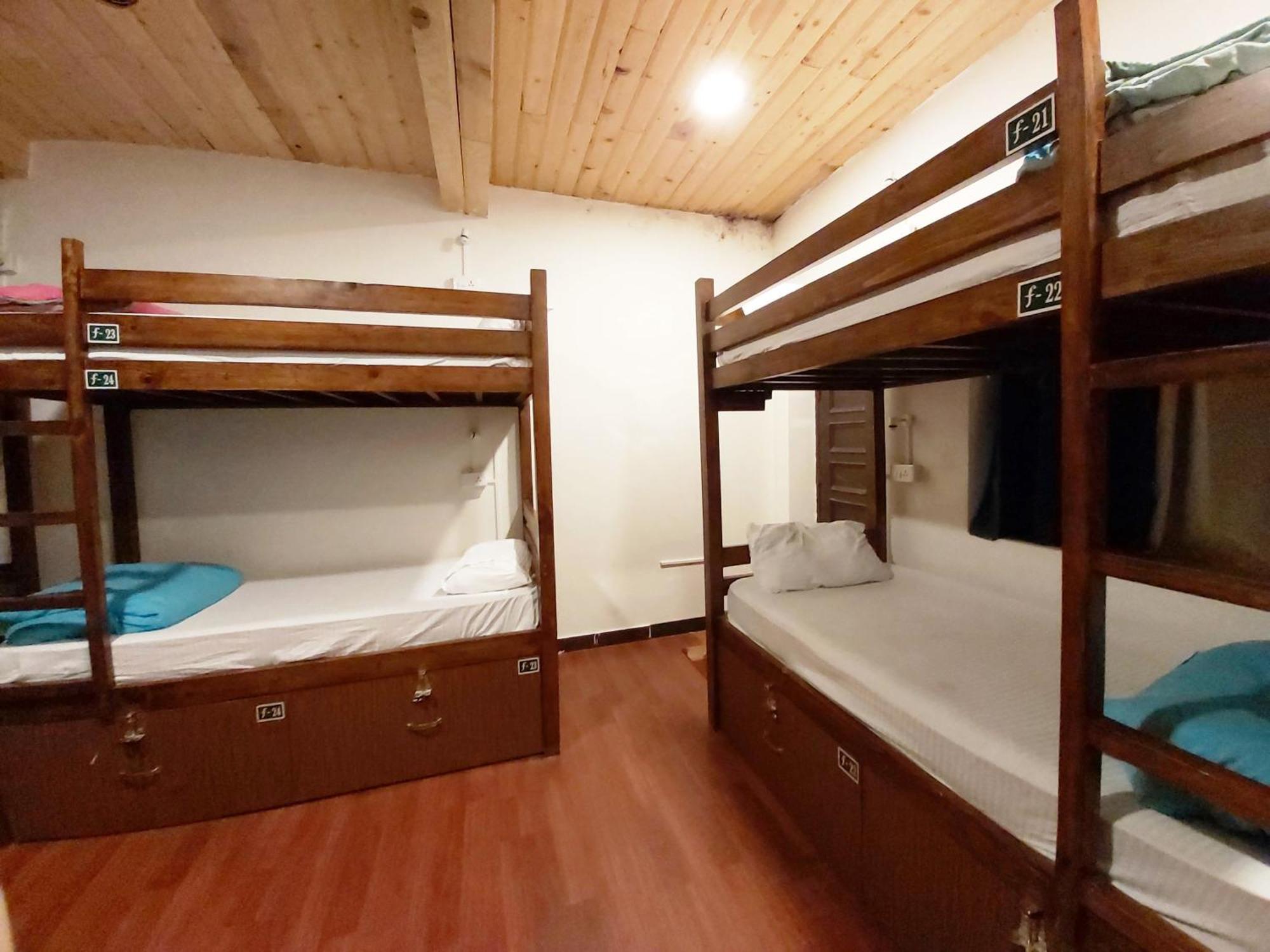 Utopia Hostels Dharamkot Mcleodganj Dharamshala Eksteriør billede