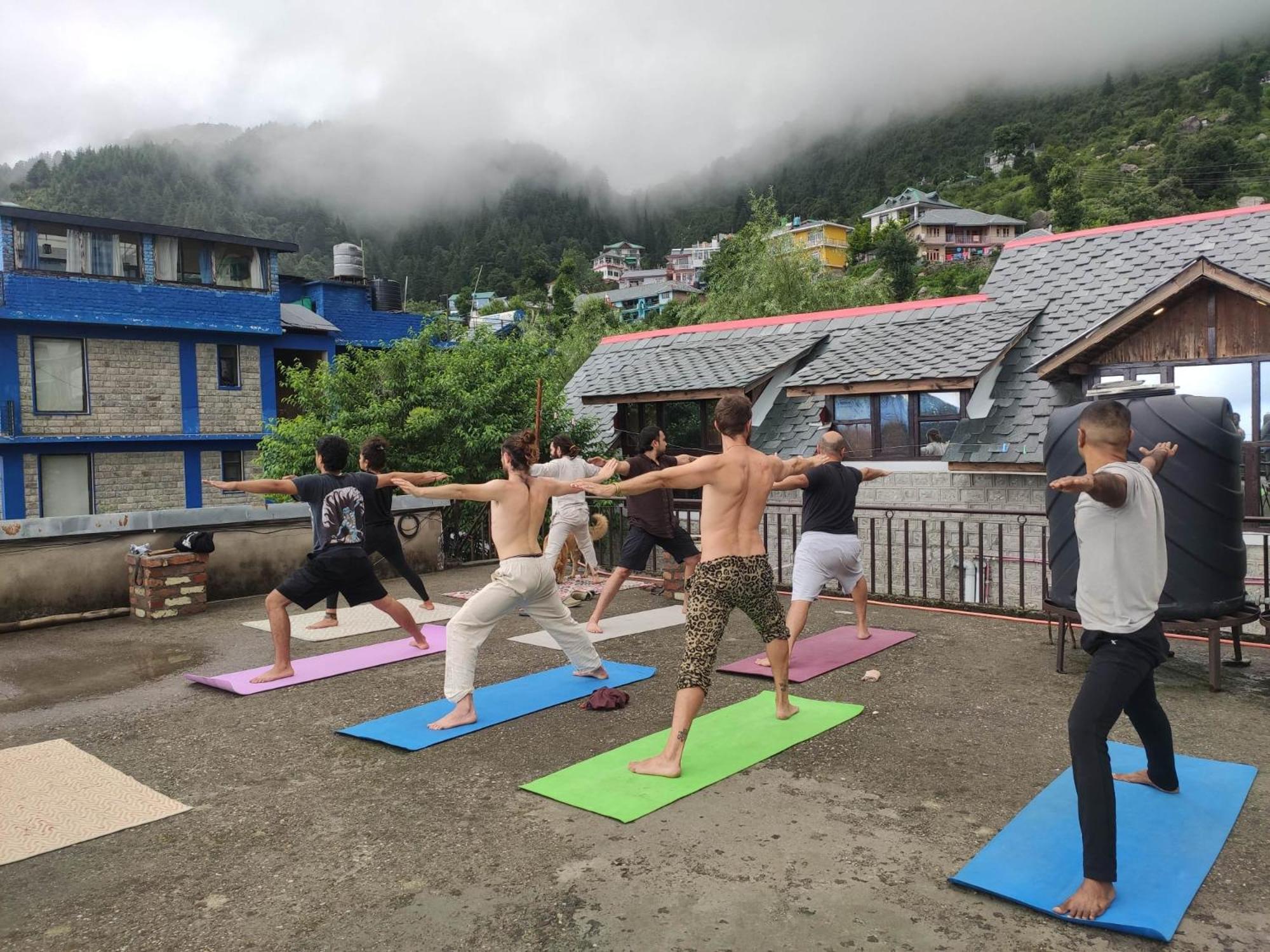 Utopia Hostels Dharamkot Mcleodganj Dharamshala Eksteriør billede
