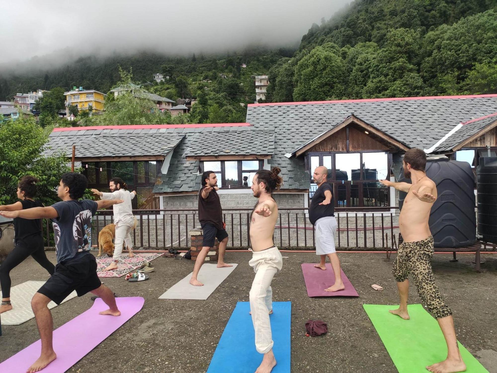 Utopia Hostels Dharamkot Mcleodganj Dharamshala Eksteriør billede