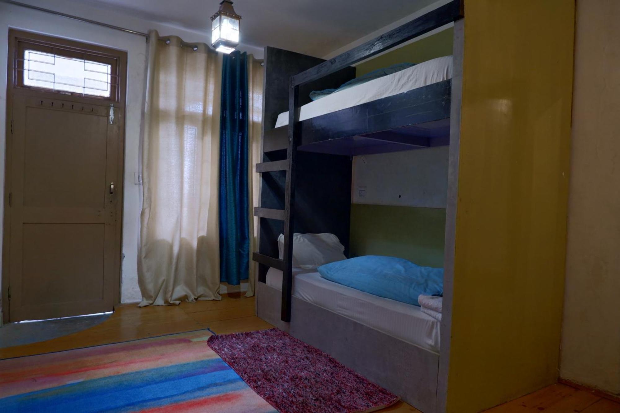 Utopia Hostels Dharamkot Mcleodganj Dharamshala Eksteriør billede