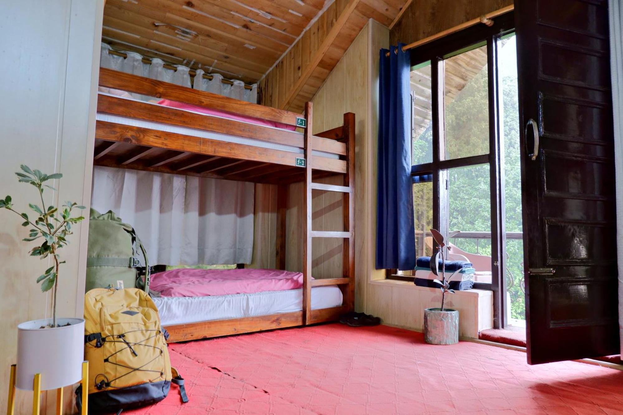 Utopia Hostels Dharamkot Mcleodganj Dharamshala Eksteriør billede